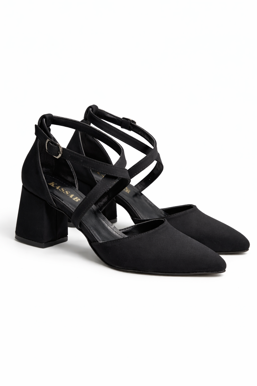 Block heel court shoes