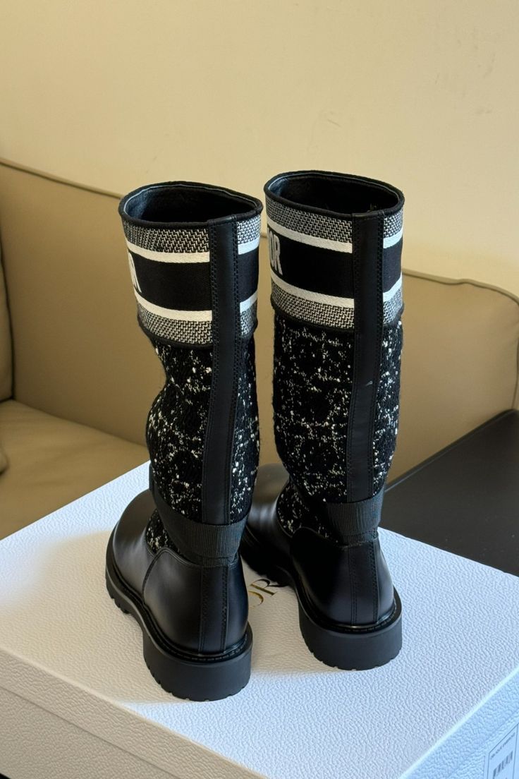 D-Major tweed boots