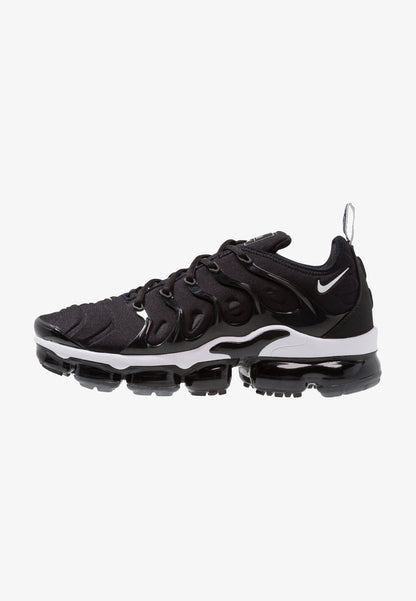 AIR VAPORMAX PLUS - Trainers - black/white