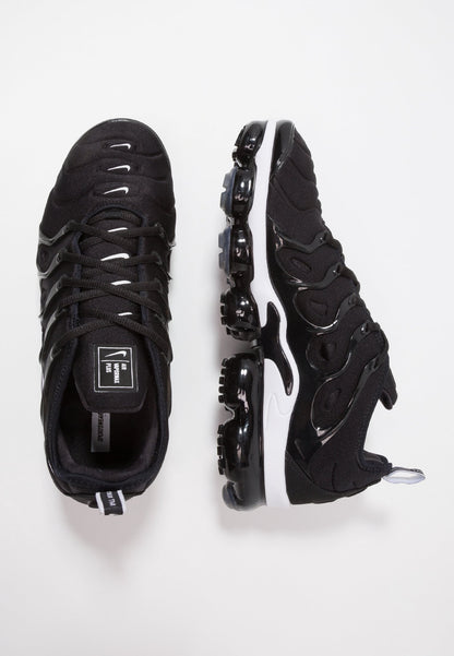 AIR VAPORMAX PLUS - Trainers - black/white