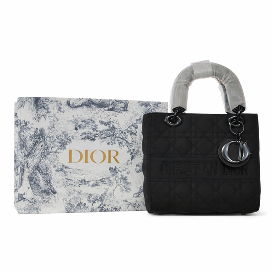 “Christian Dior Lady Bag – Timeless Beige Elegance”