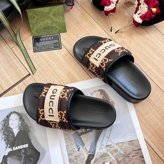 GUCCI SLIDES
