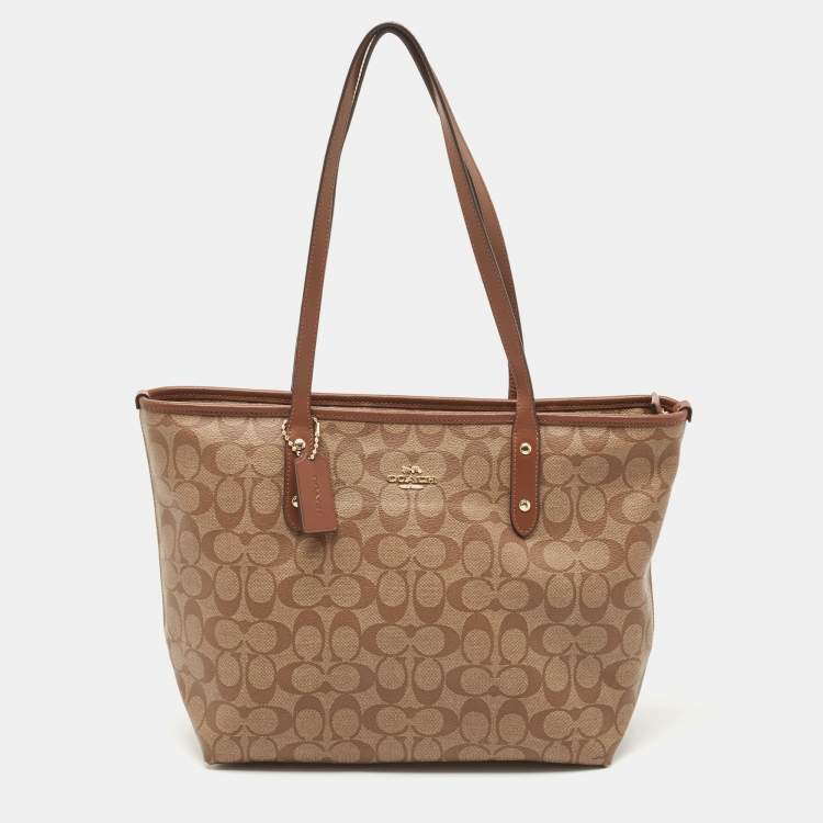 Town Bucket Bag In Signature Canvas