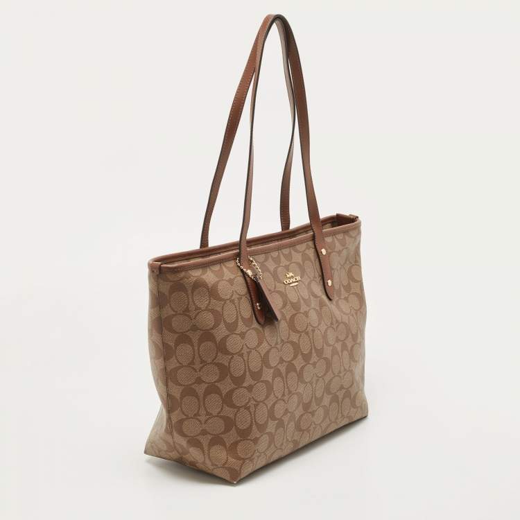 Town Bucket Bag In Signature Canvas