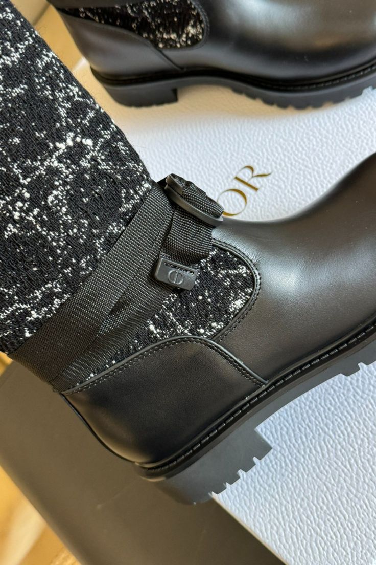 D-Major tweed boots